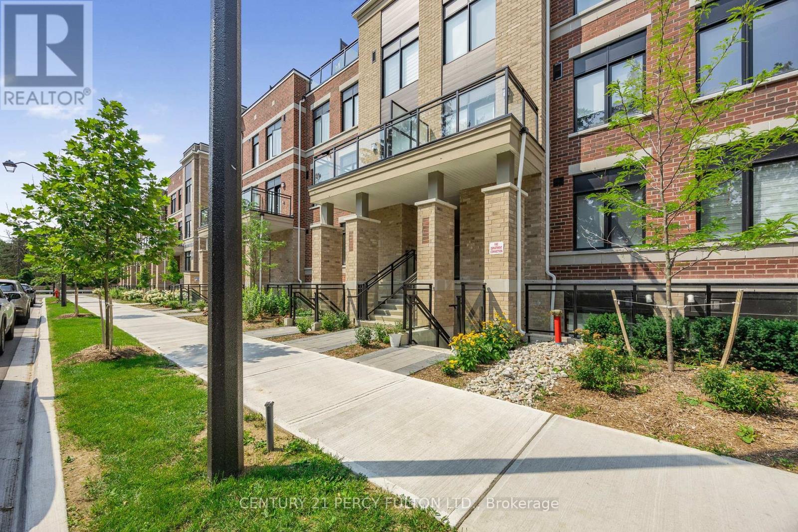 Photo 3 of 2206 58 Elizabeth Street S, Richmond Hill ON