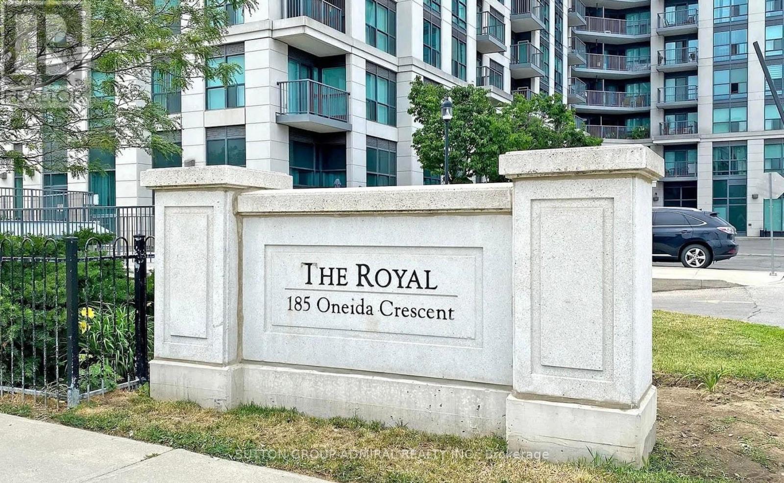 Photo 1 of 908 185 Oneida Crescent, Richmond Hill ON