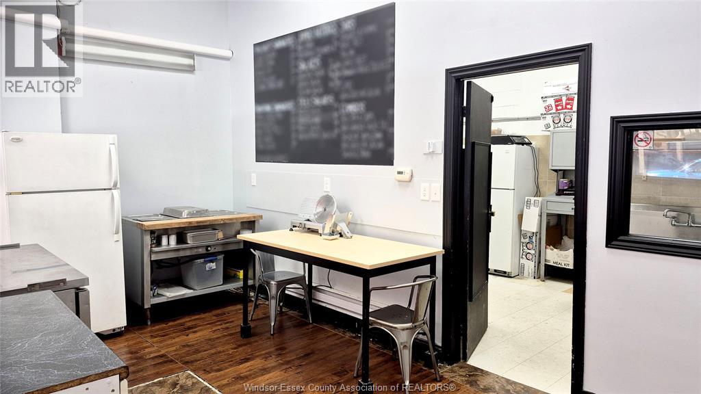 Photo 5 of 116 Park Unit 5, Windsor ON