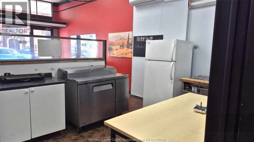 Photo 6 of 116 Park Unit 5, Windsor ON