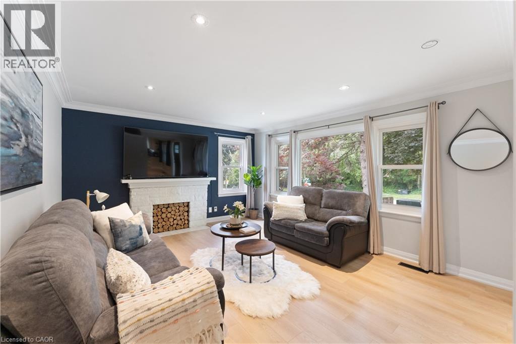 Photo 13 of 136 Mohawk Road, Ancaster ON