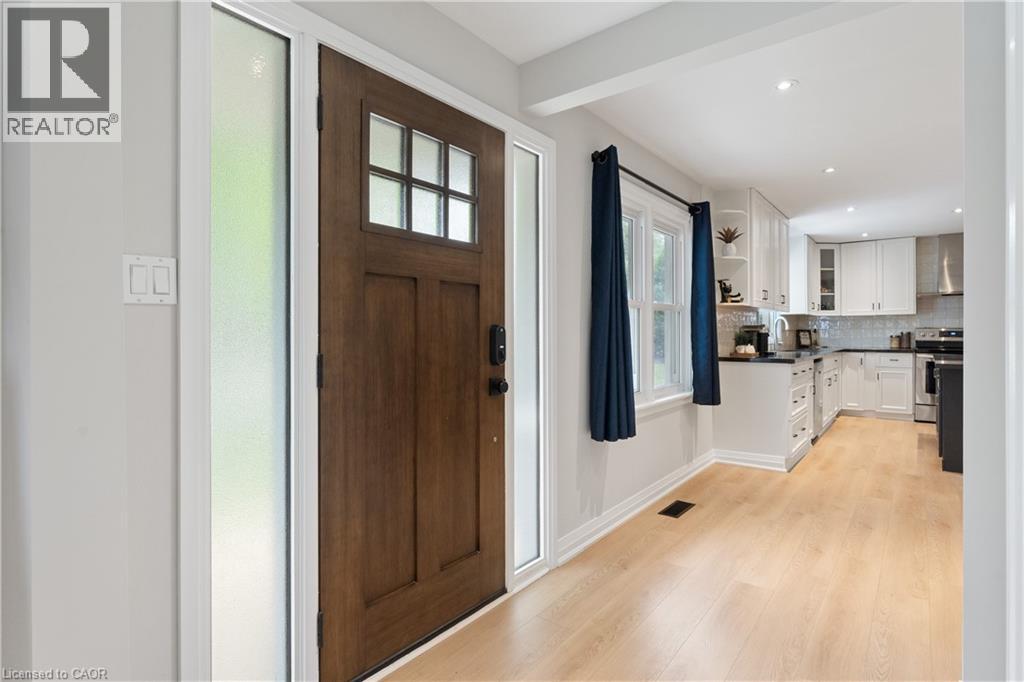 Photo 6 of 136 Mohawk Road, Ancaster ON