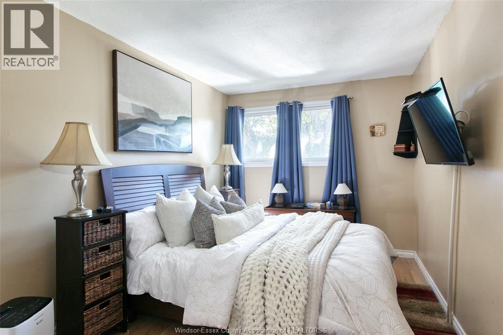 Photo 11 of 9083 Conway Court, Windsor ON