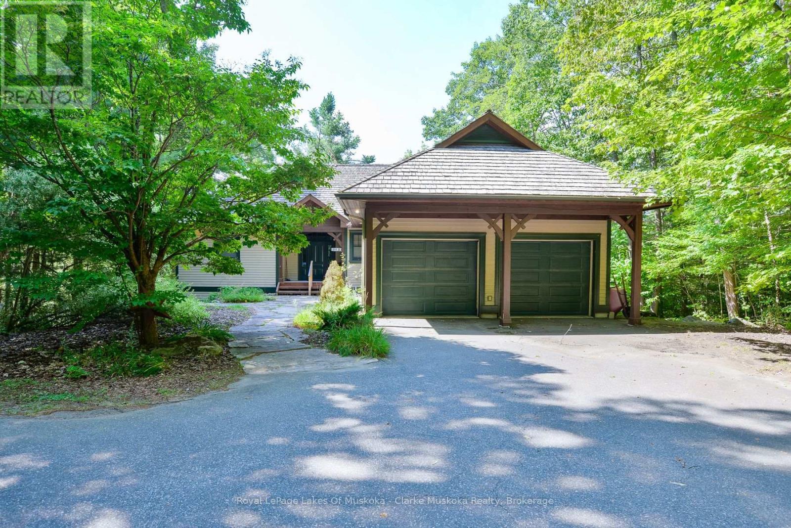 45 ESTATE DRIVE - 24