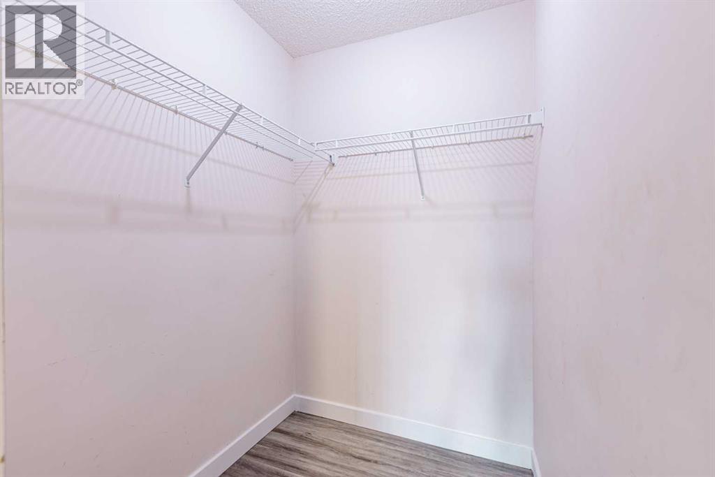 Photo 6 of 106 2106 Valleyview Park Se, Calgary AB