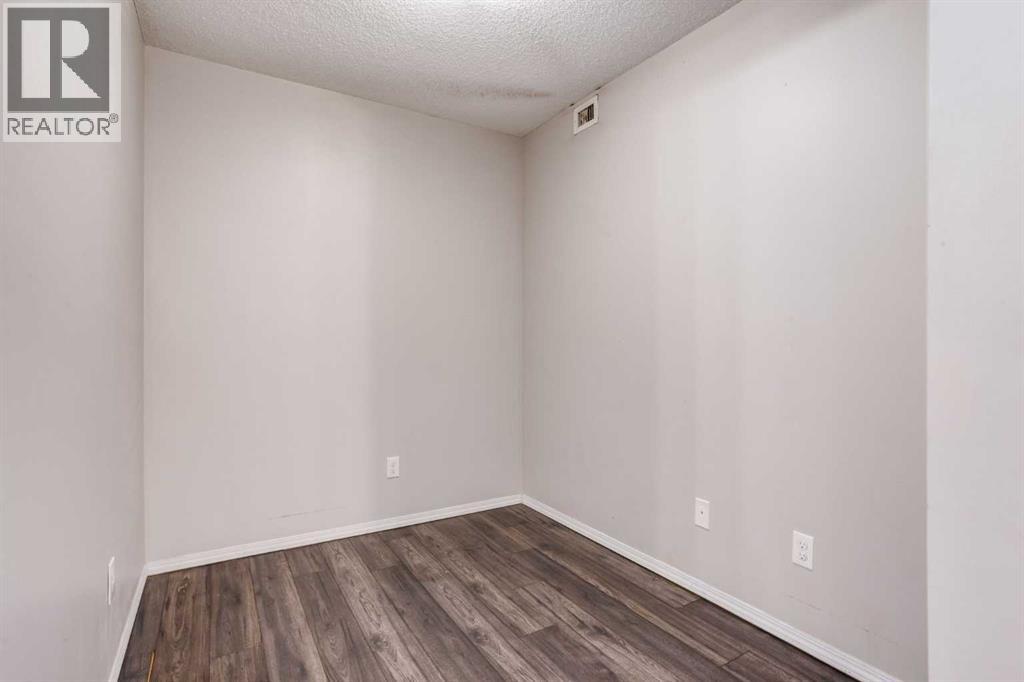 Photo 25 of 2108 403 Mackenzie Way Sw, Airdrie AB