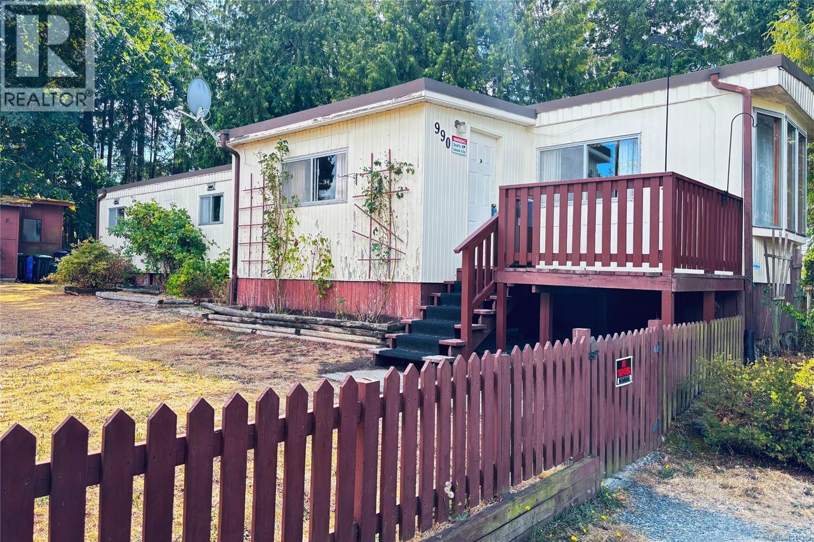 Photo 14 of 990 Riley Rd, Parksville BC