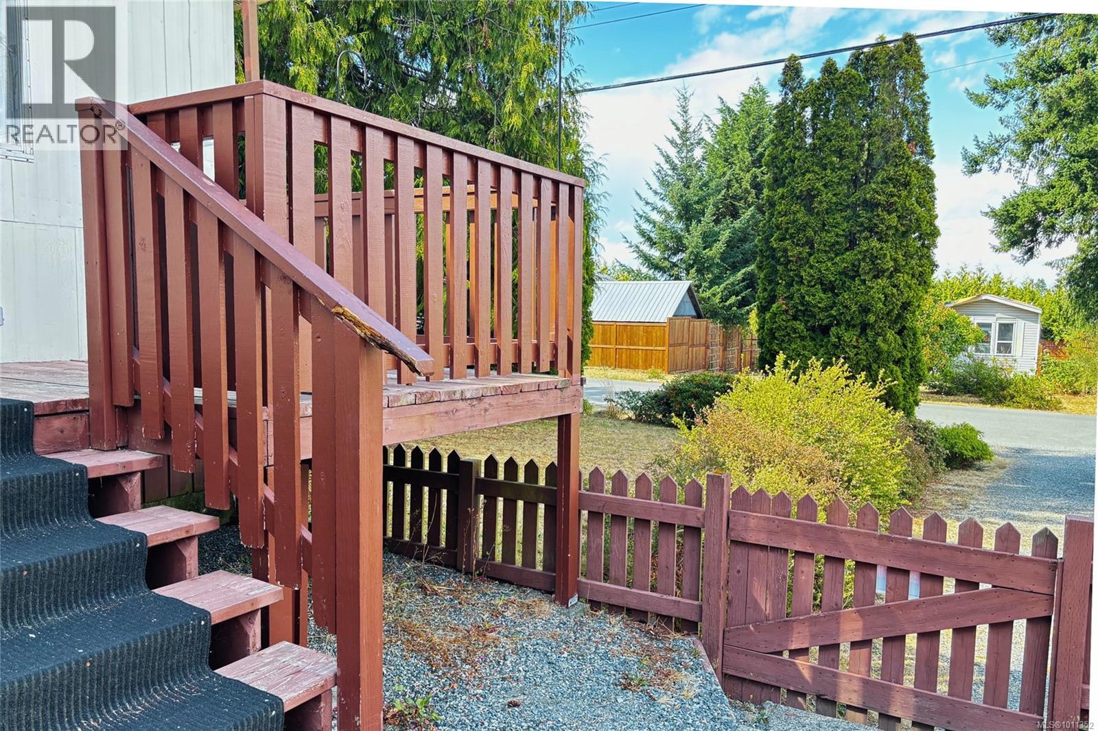 Photo 15 of 990 Riley Rd, Parksville BC