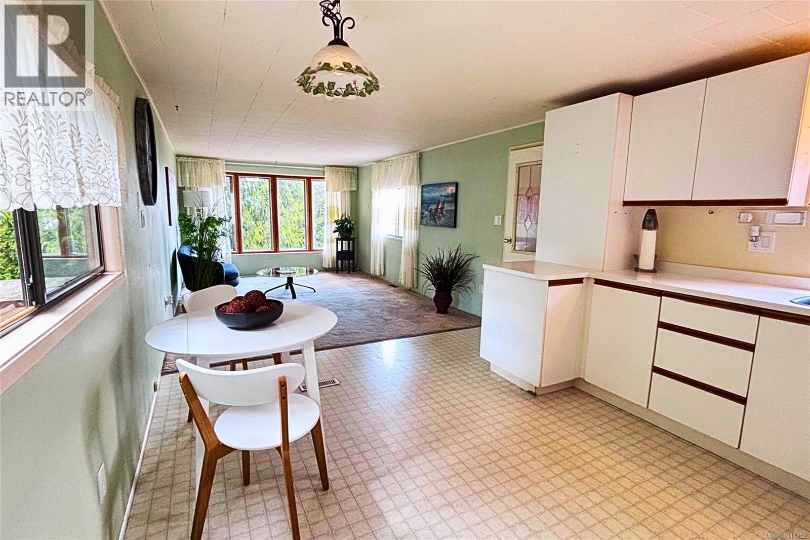 Photo 6 of 990 Riley Rd, Parksville BC