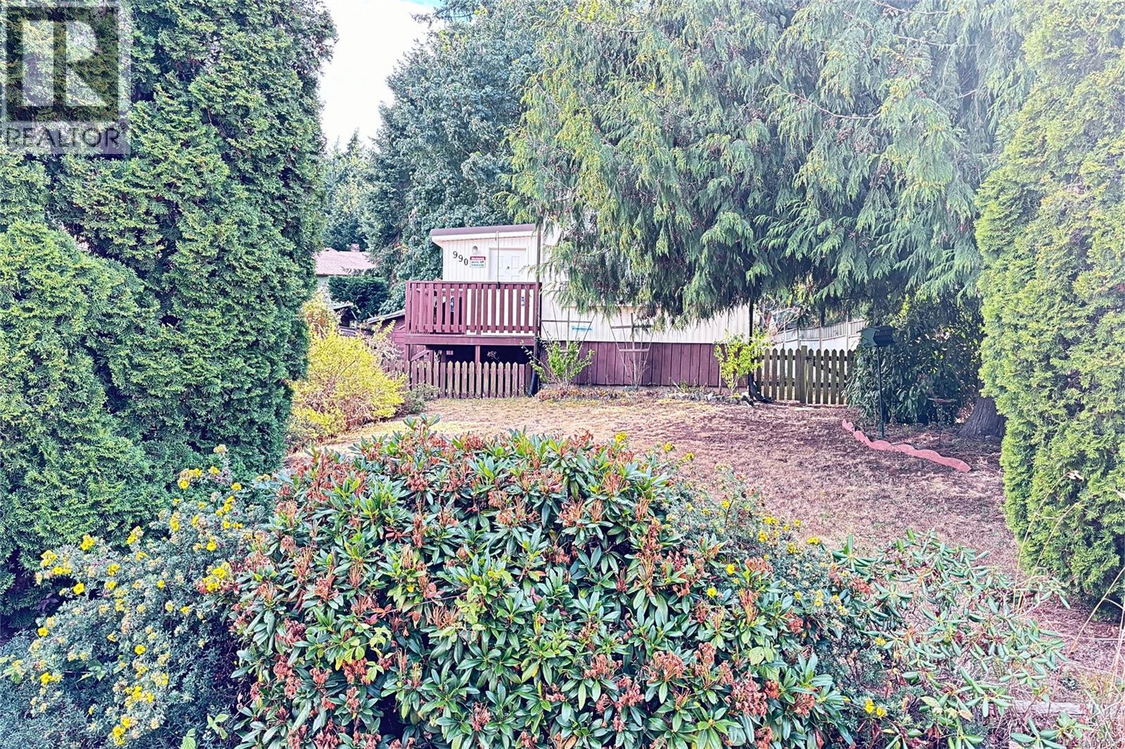 Photo 9 of 990 Riley Rd, Parksville BC