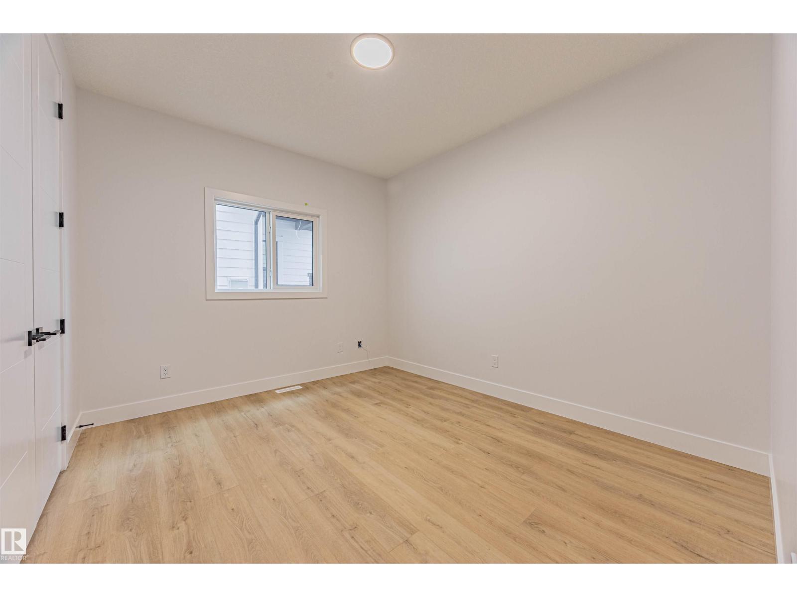 Photo 3 of 25 Birkshire Cr, Sherwood Park AB