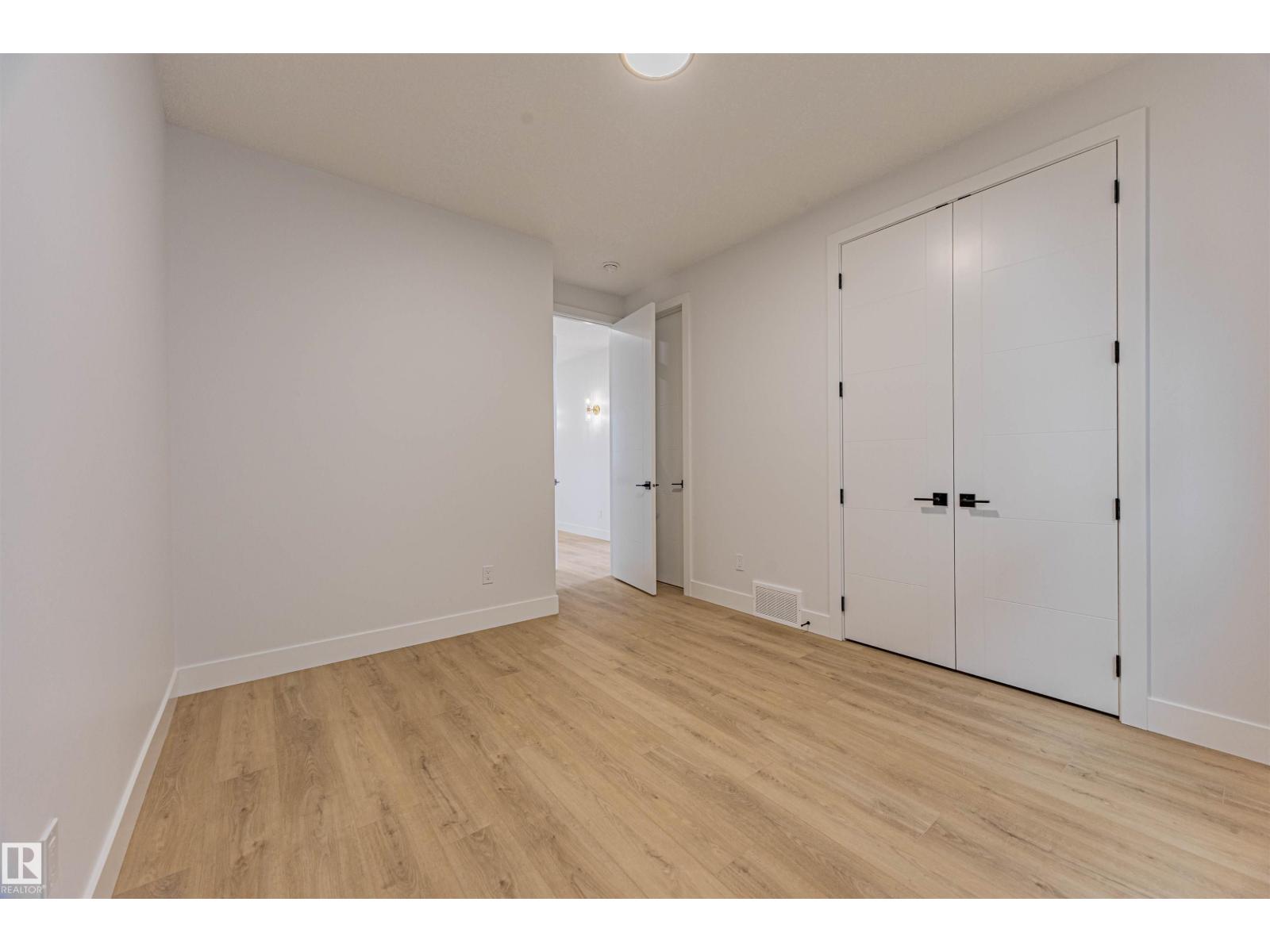 Photo 6 of 25 Birkshire Cr, Sherwood Park AB
