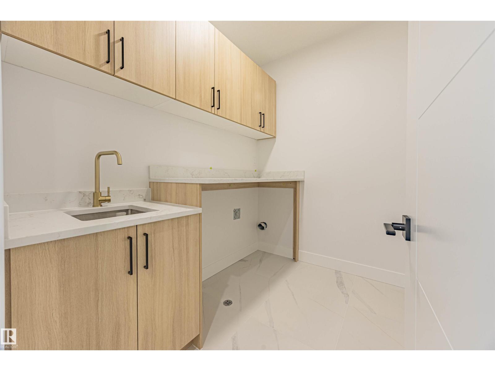 Photo 10 of 25 Birkshire Cr, Sherwood Park AB