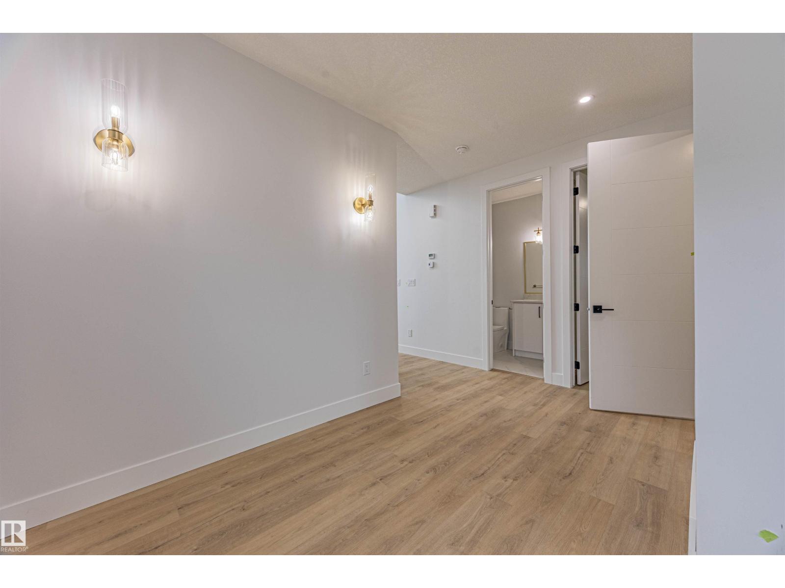 Photo 1 of 25 Birkshire Cr, Sherwood Park AB