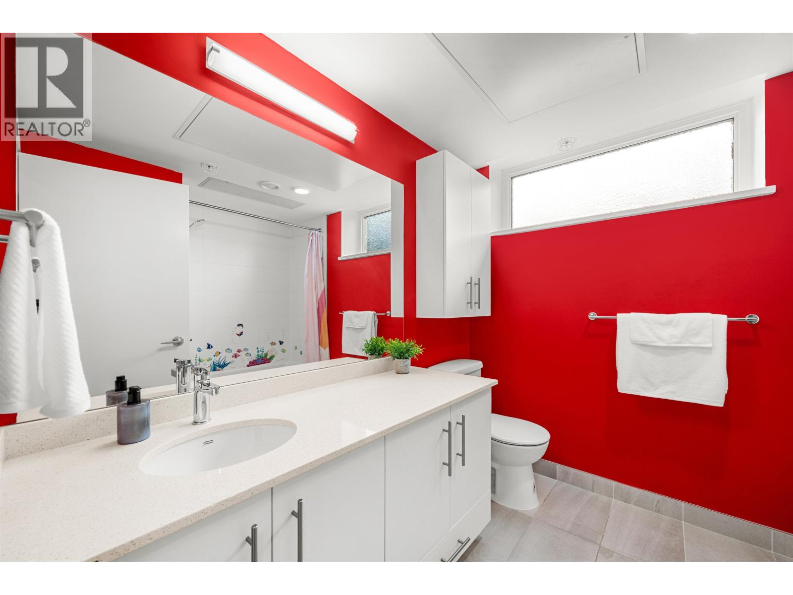 Photo 16 of Th 5 2137 Chesterfield Avenue, North Vancouver BC