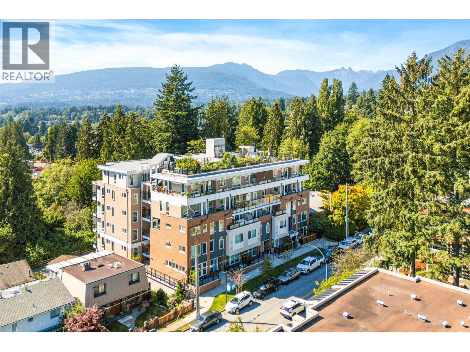 Photo 27 of Th 5 2137 Chesterfield Avenue, North Vancouver BC