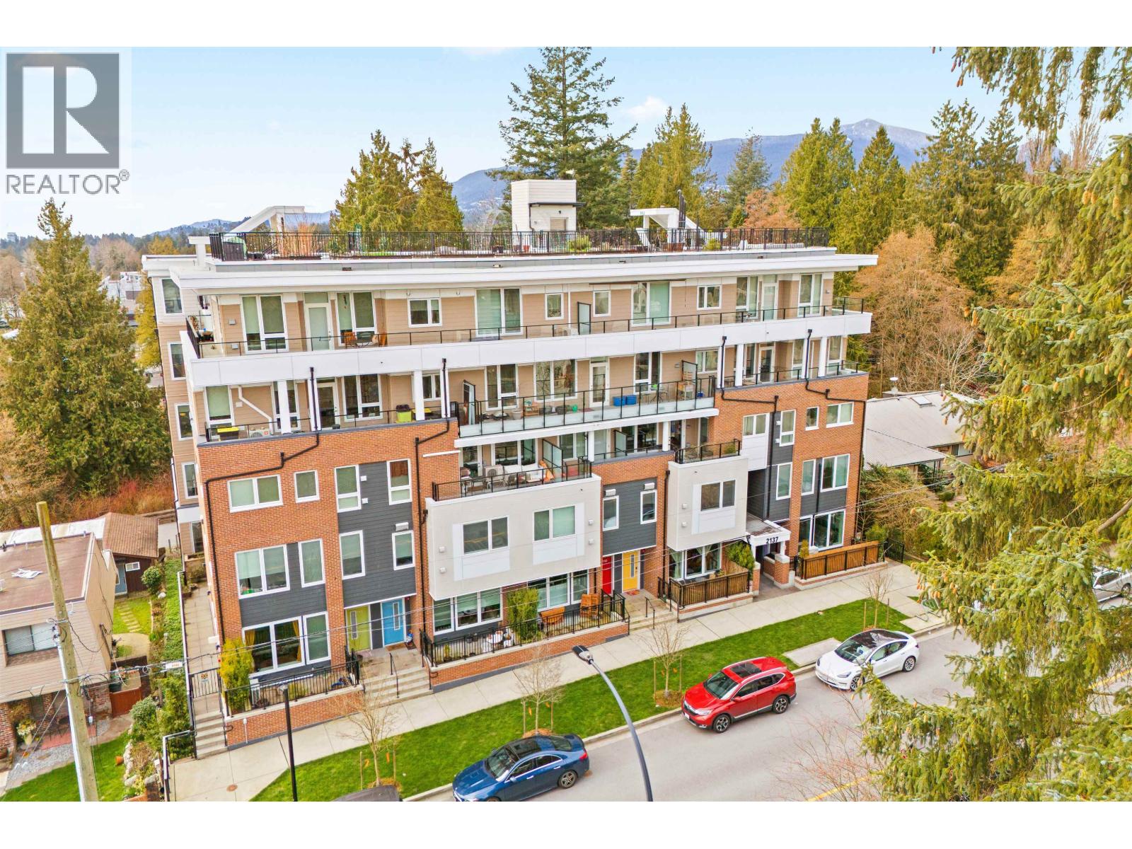 Photo 28 of Th 5 2137 Chesterfield Avenue, North Vancouver BC