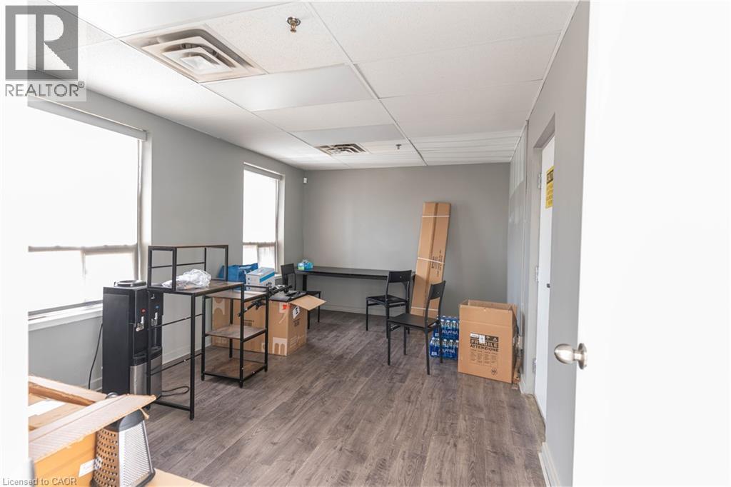 Photo 7 of 395 Franklin Boulevard Unit B, Cambridge ON
