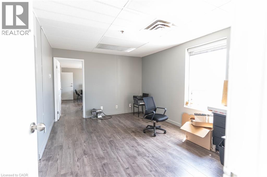 Photo 19 of 395 Franklin Boulevard Unit B, Cambridge ON