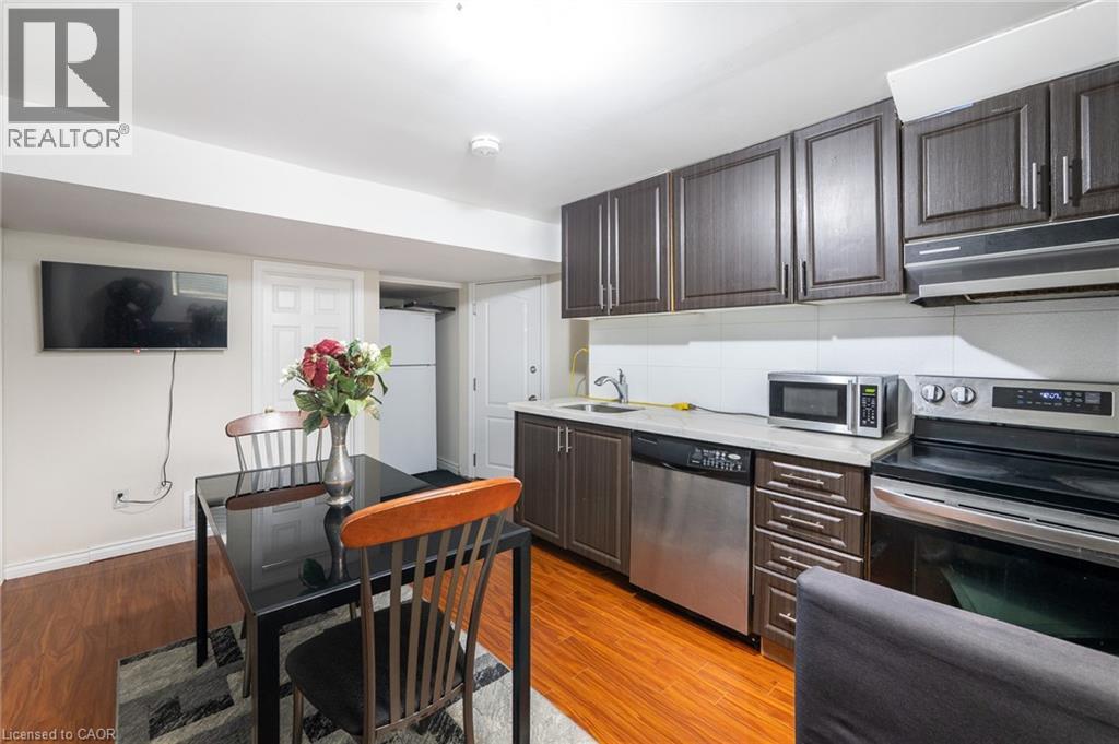 Photo 32 of 19 Earl Grey Street, Brampton ON