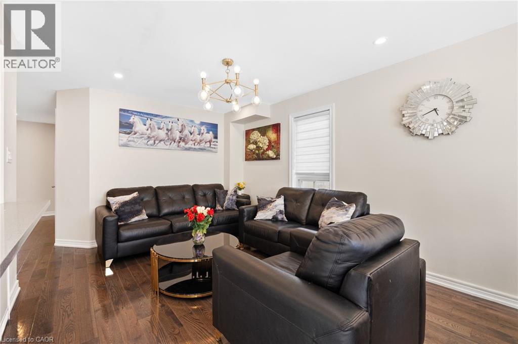 Photo 35 of 19 Earl Grey Street, Brampton ON