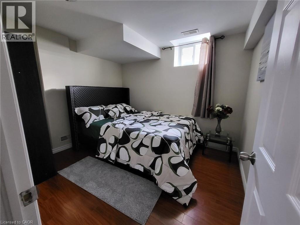 Photo 15 of 19 Earl Grey Street, Brampton ON