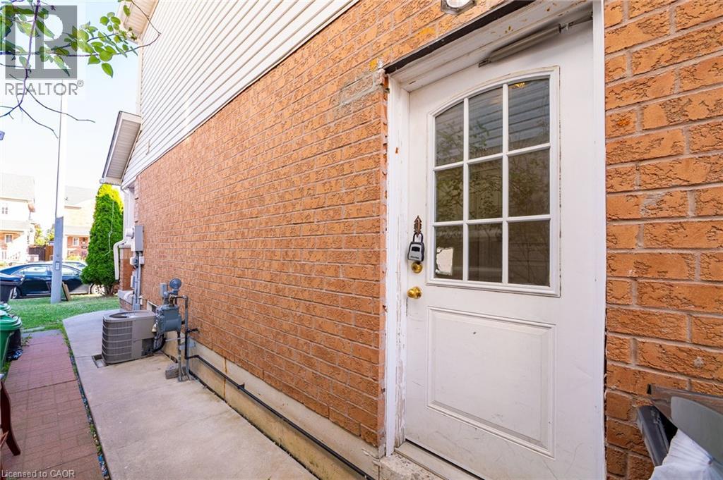 Photo 41 of 19 Earl Grey Street, Brampton ON
