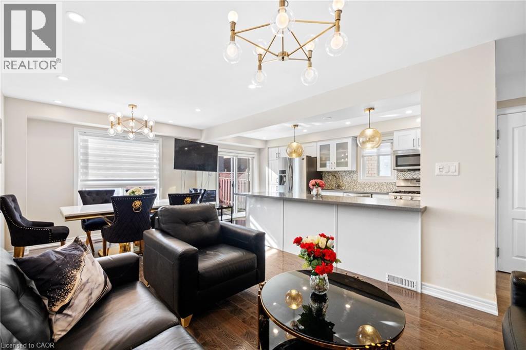 Photo 38 of 19 Earl Grey Street, Brampton ON