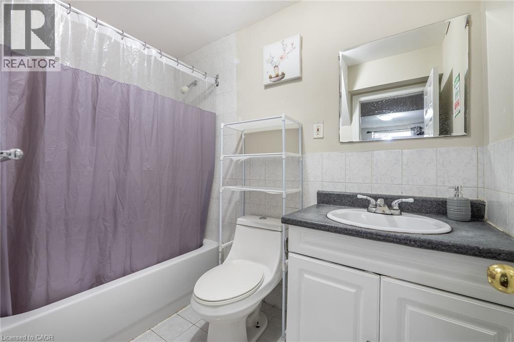 Photo 4 of 19 Earl Grey Street, Brampton ON