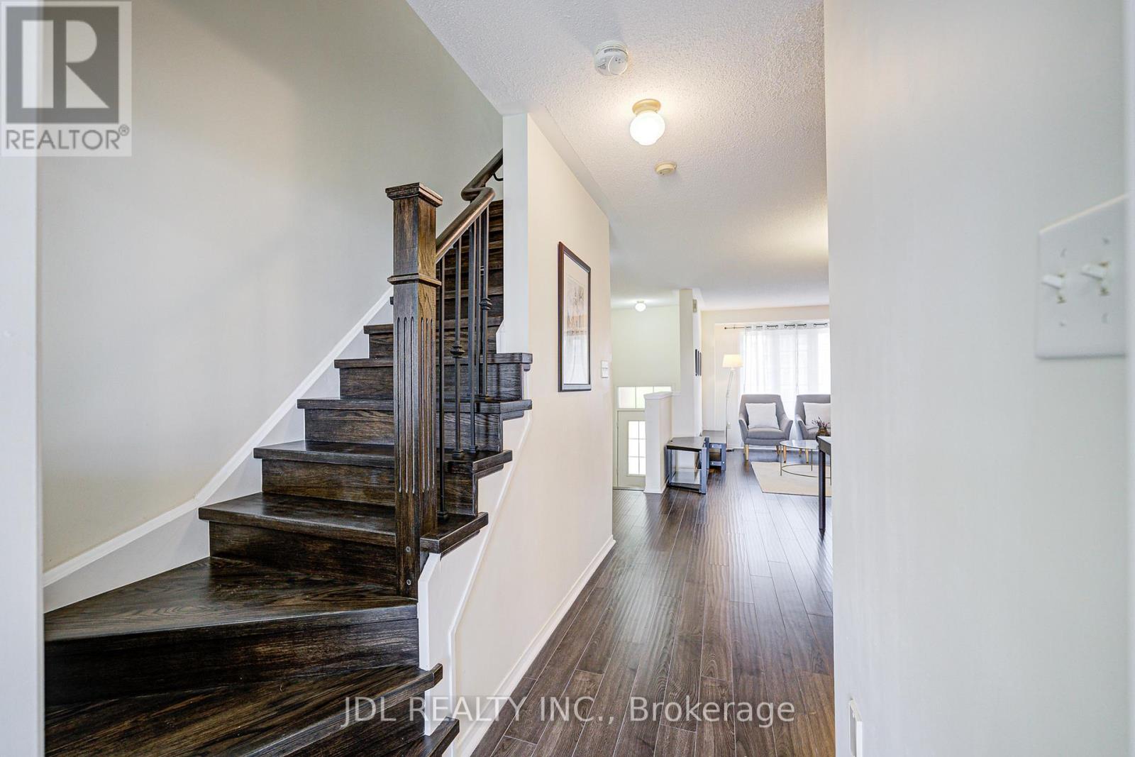 Photo 3 of 81 4950 Albina Way, Mississauga ON