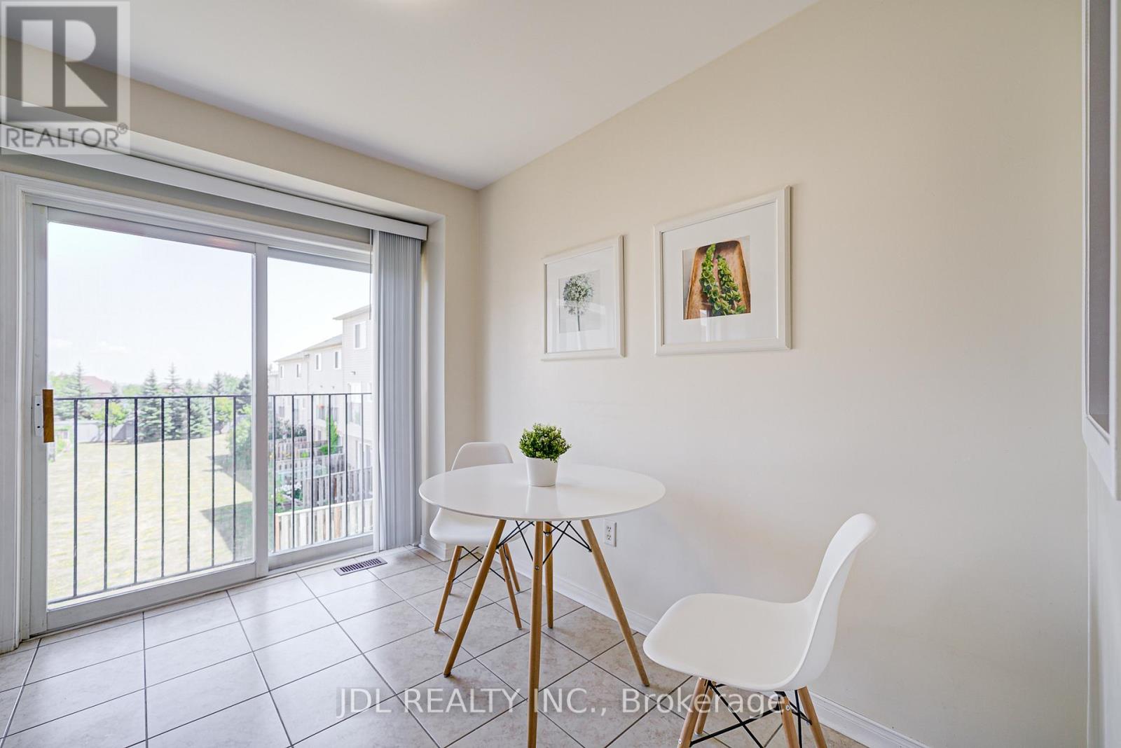 Photo 9 of 81 4950 Albina Way, Mississauga ON