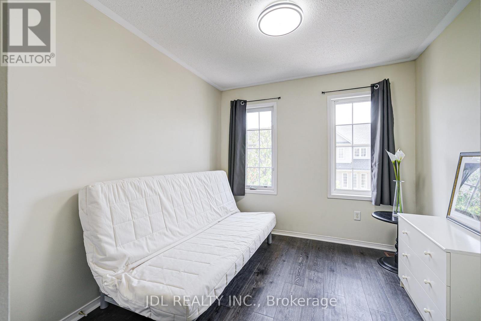 Photo 5 of 81 4950 Albina Way, Mississauga ON