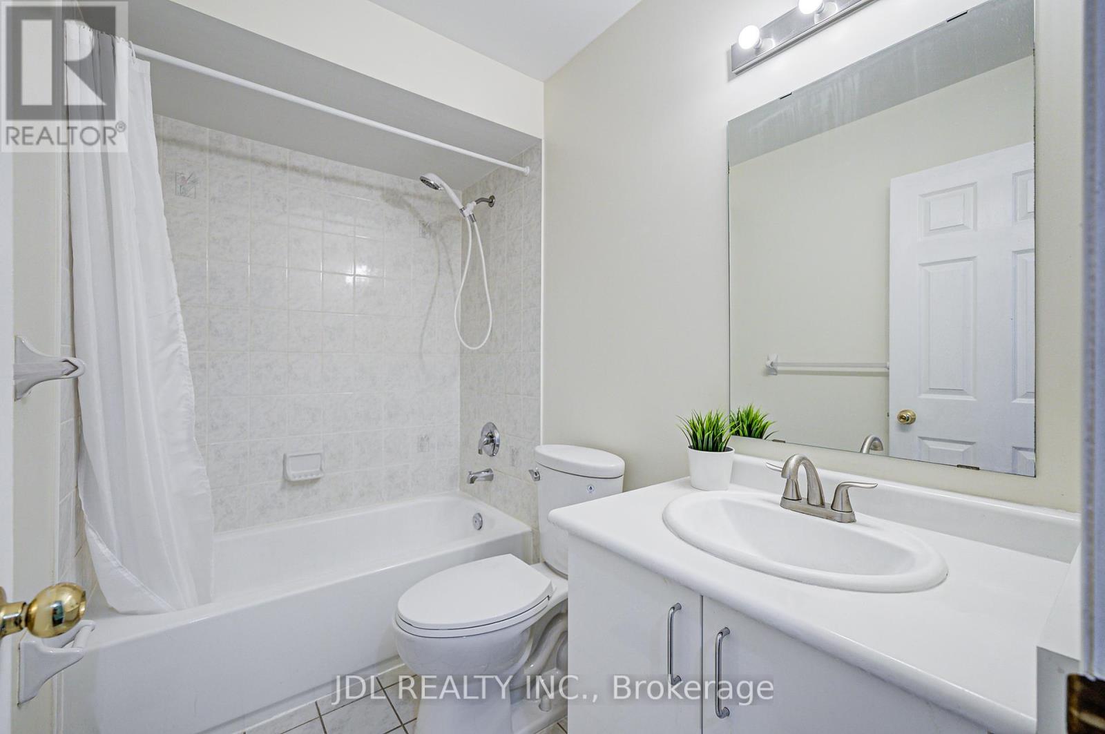Photo 11 of 81 4950 Albina Way, Mississauga ON
