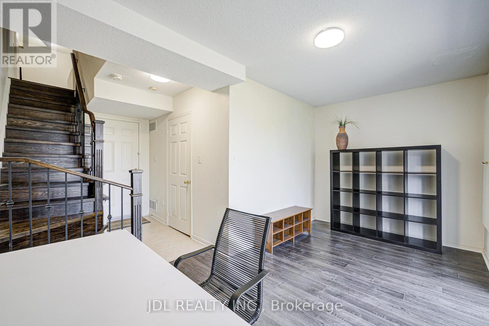 Photo 29 of 81 4950 Albina Way, Mississauga ON