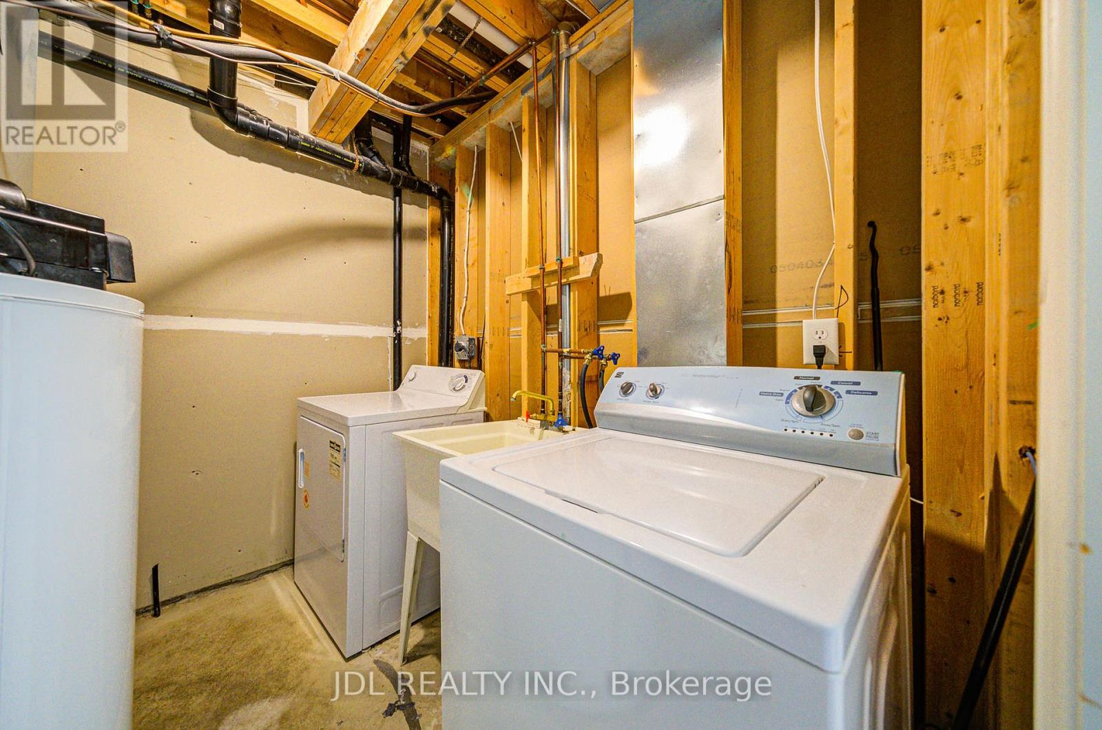Photo 30 of 81 4950 Albina Way, Mississauga ON