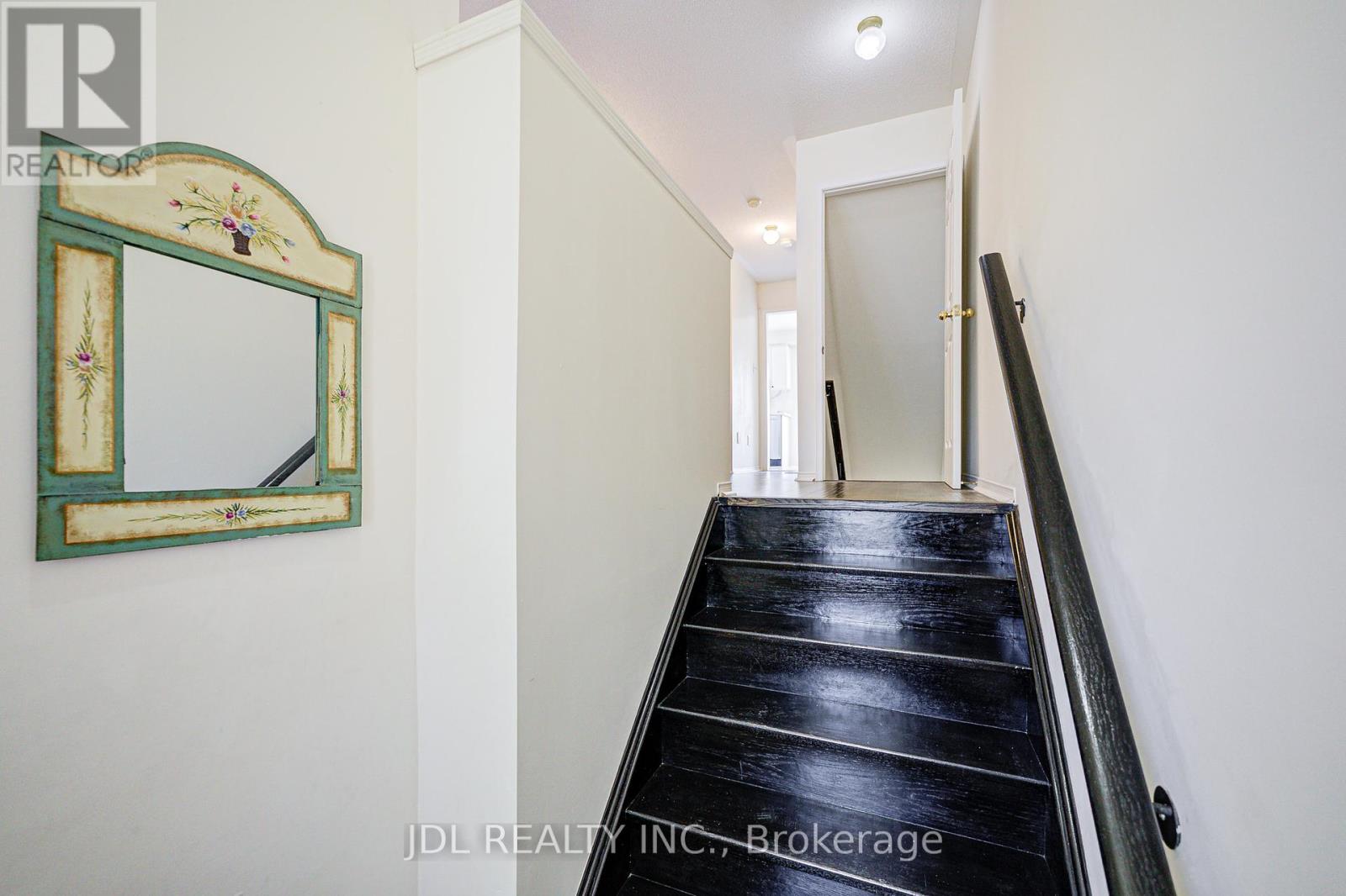 Photo 10 of 81 4950 Albina Way, Mississauga ON