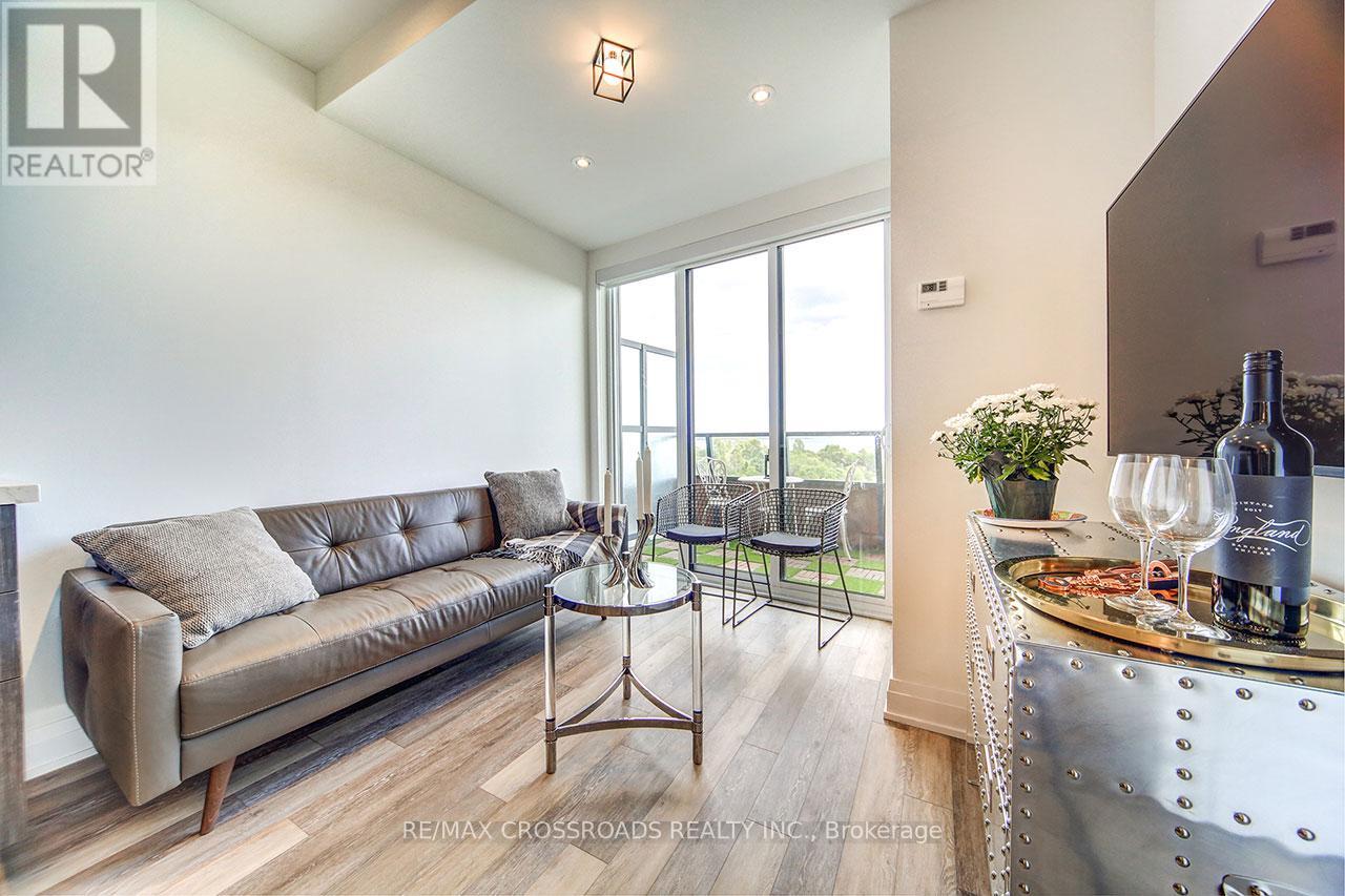 Photo 9 of 513 20 Shore Breeze Drive S, Toronto ON