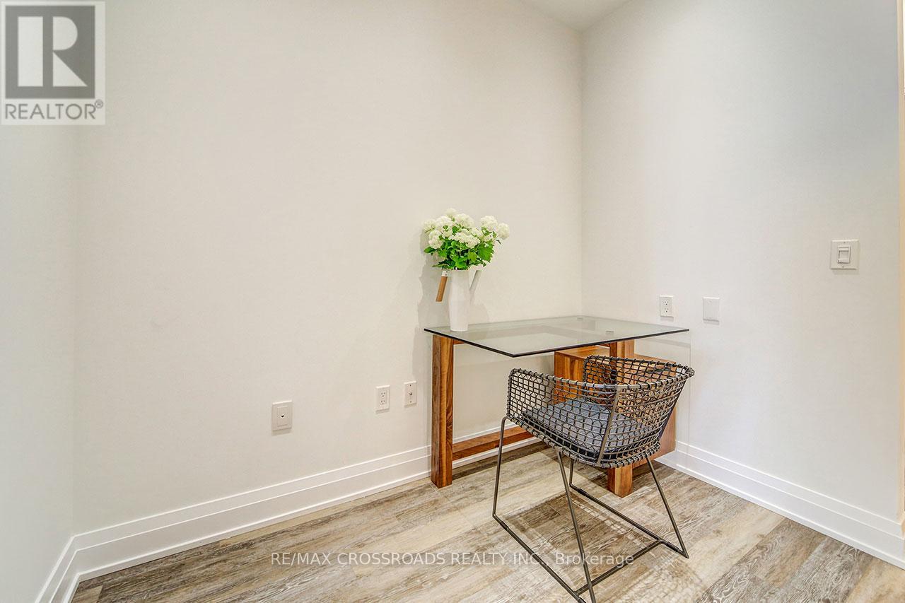 Photo 15 of 513 20 Shore Breeze Drive S, Toronto ON