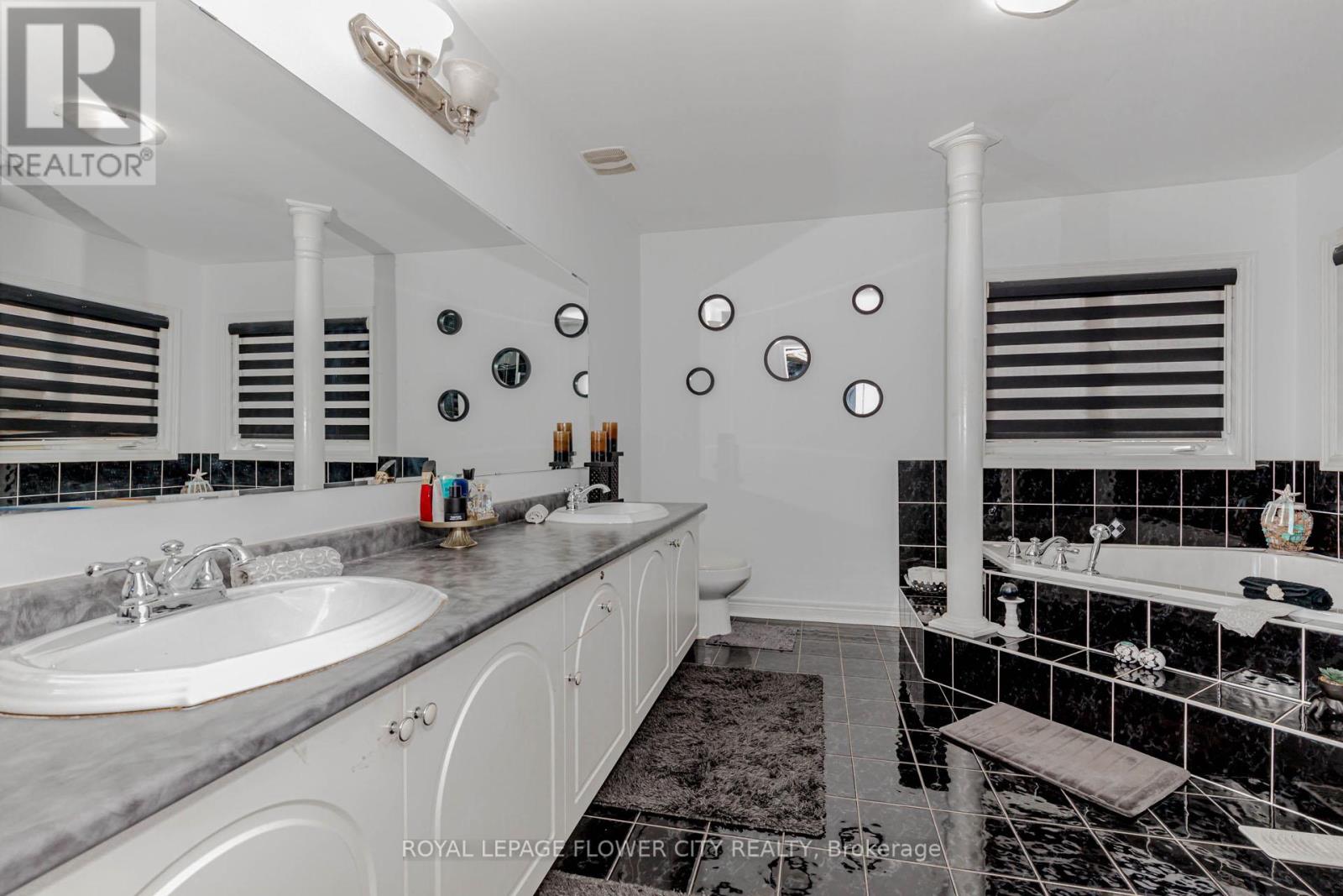 Photo 12 of 11 Vintonridge Drive, Brampton ON