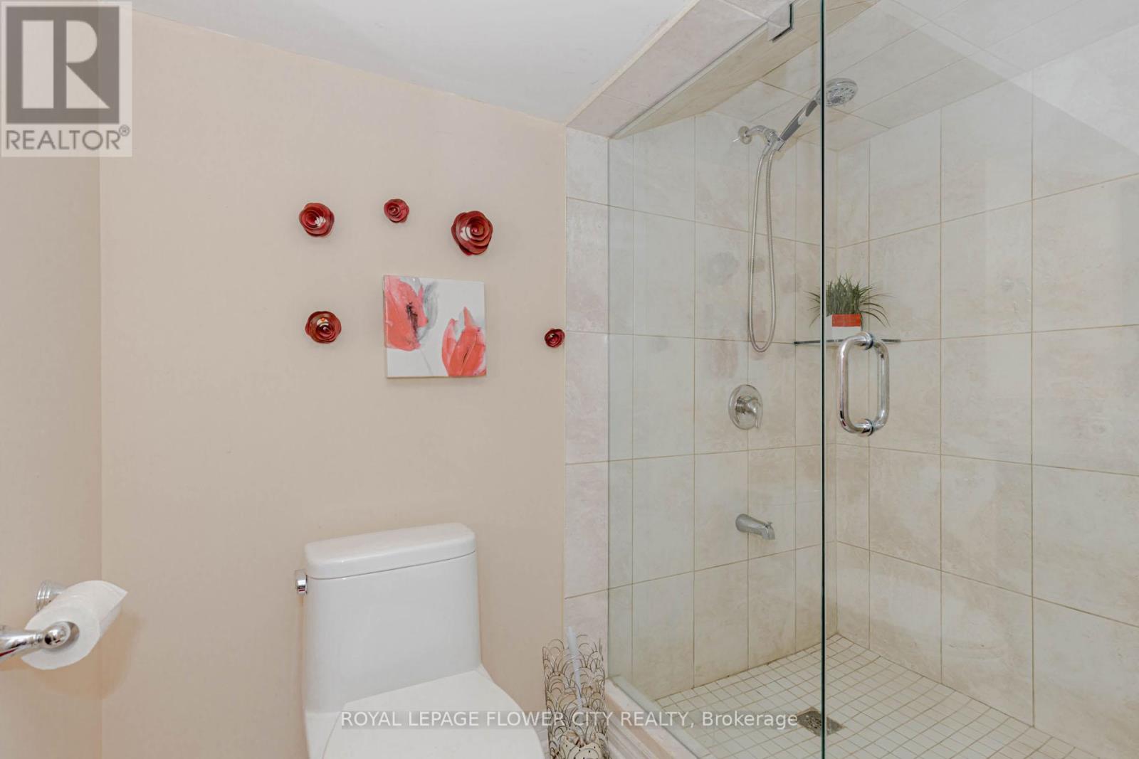 Photo 14 of 11 Vintonridge Drive, Brampton ON
