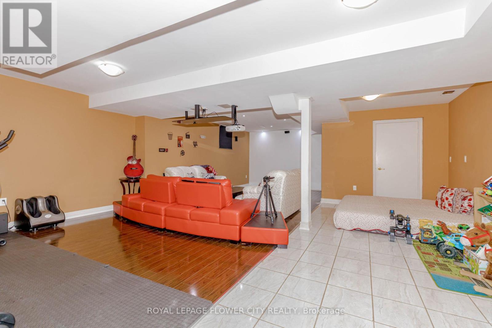 Photo 8 of 11 Vintonridge Drive, Brampton ON