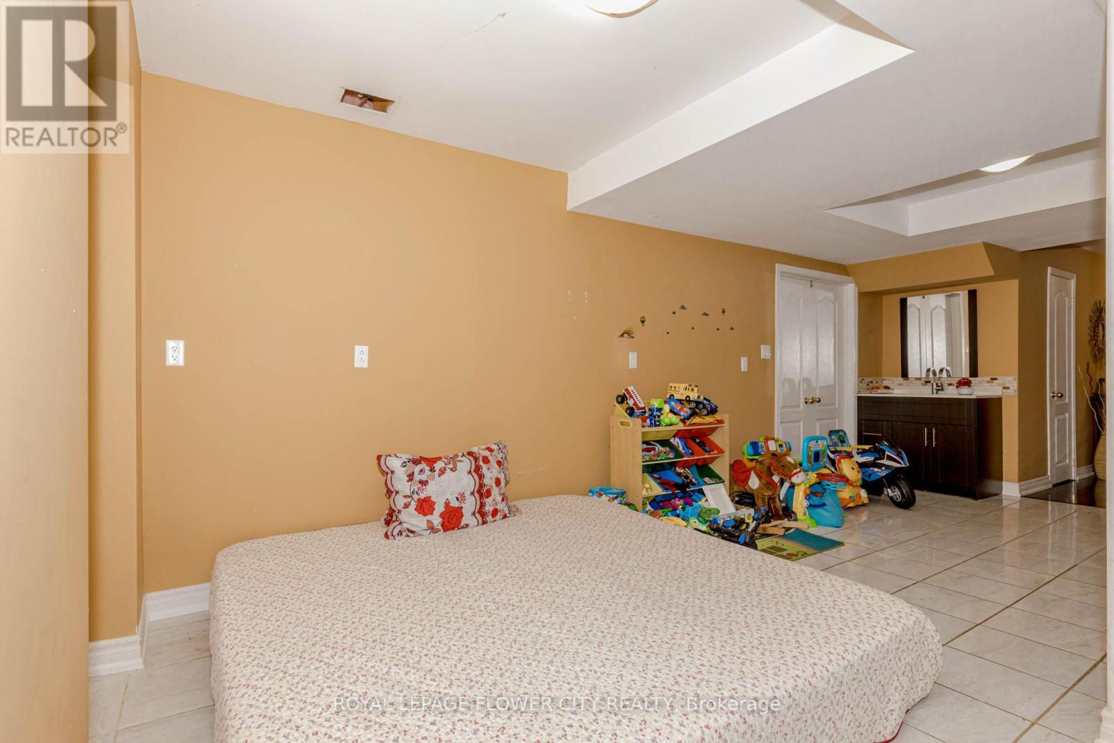 Photo 20 of 11 Vintonridge Drive, Brampton ON