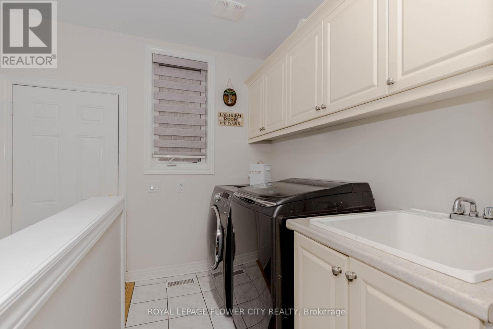 Photo 41 of 11 Vintonridge Drive, Brampton ON