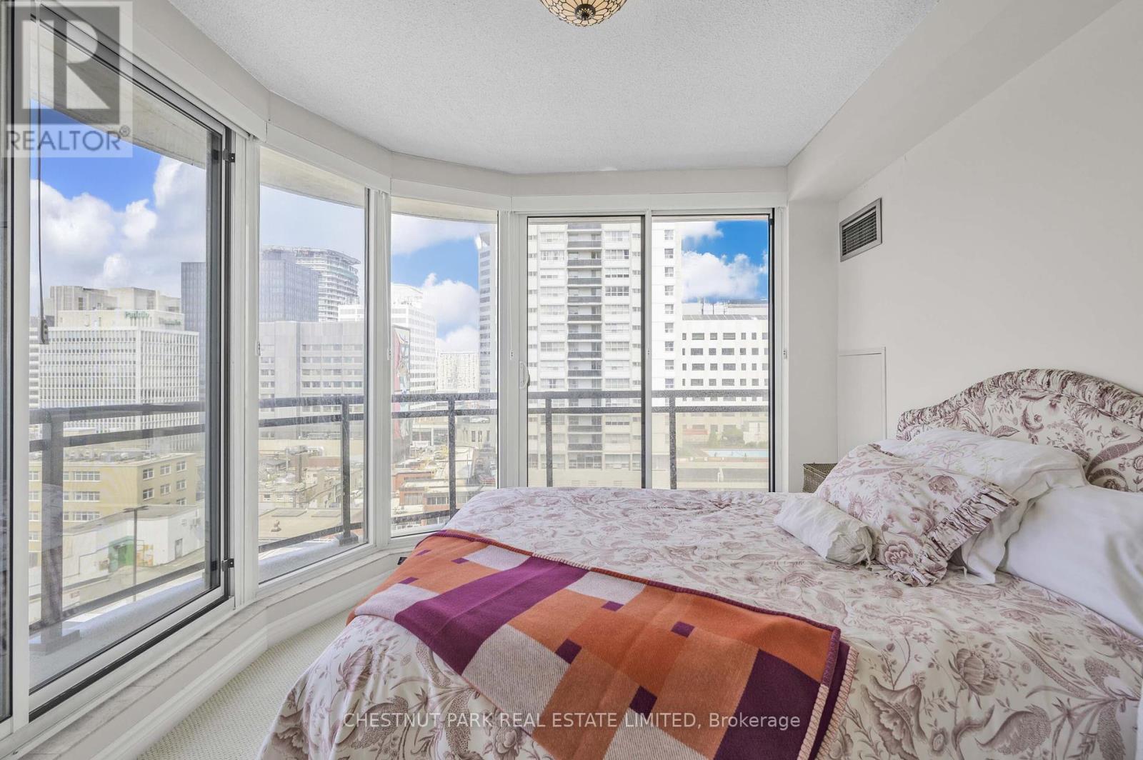 Photo 28 of Ph G 40 Rosehill Avenue, Toronto ON