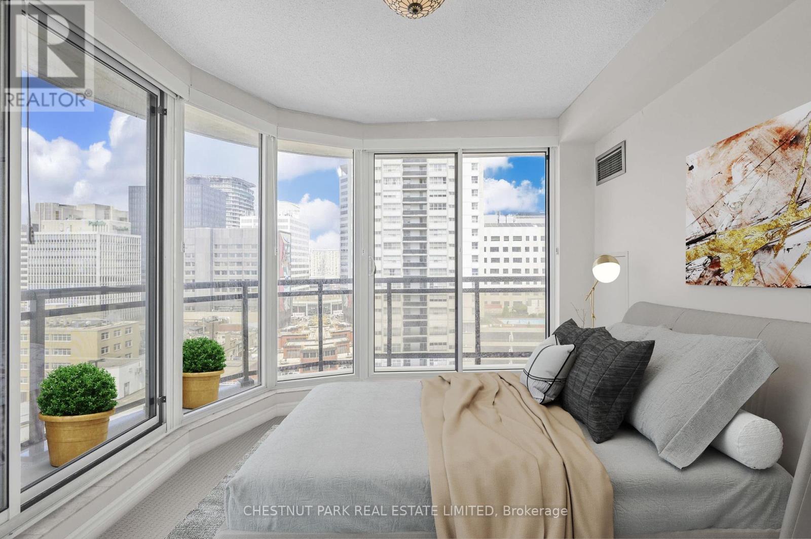 Photo 9 of Ph G 40 Rosehill Avenue, Toronto ON