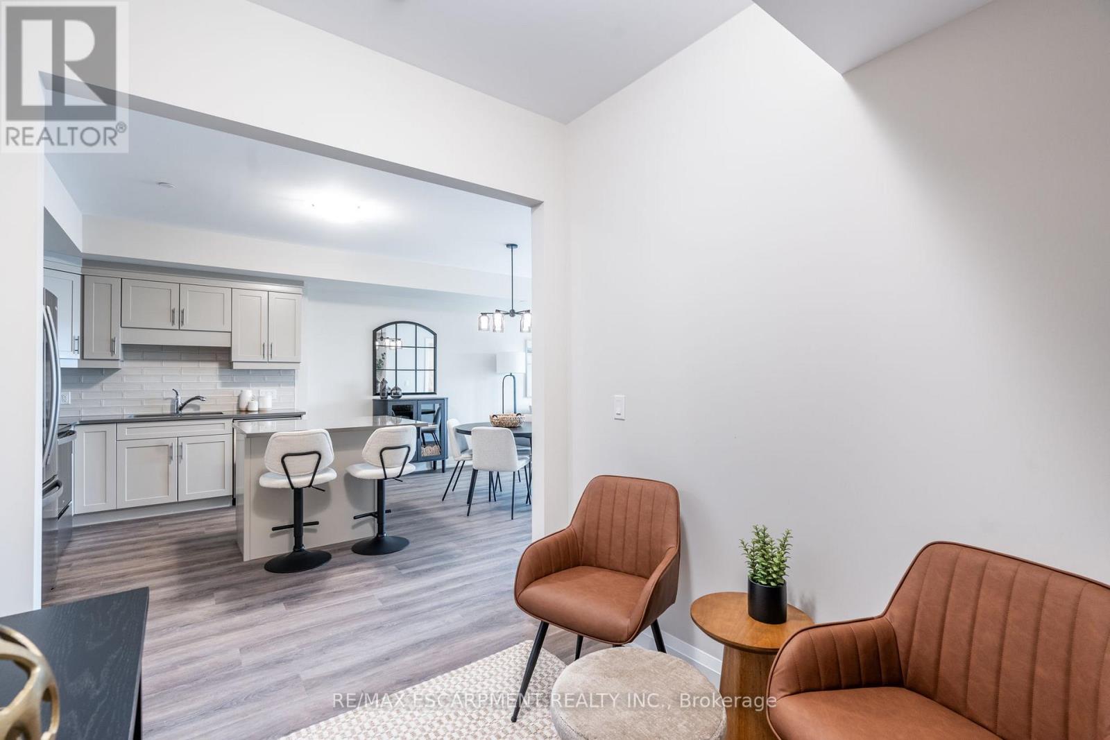 Photo 17 of 307 118 Summersides Boulevard, Pelham ON