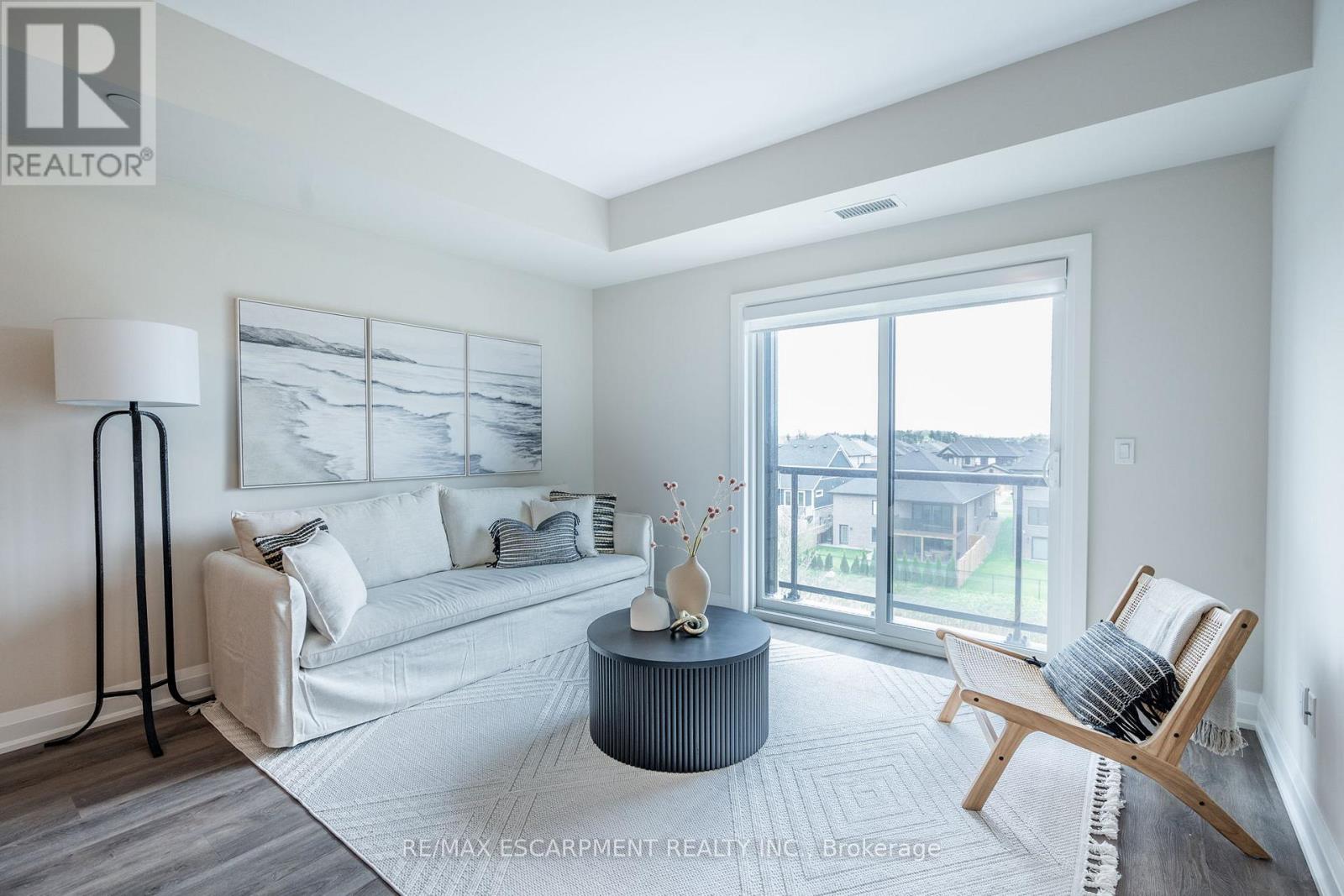 Photo 13 of 307 118 Summersides Boulevard, Pelham ON
