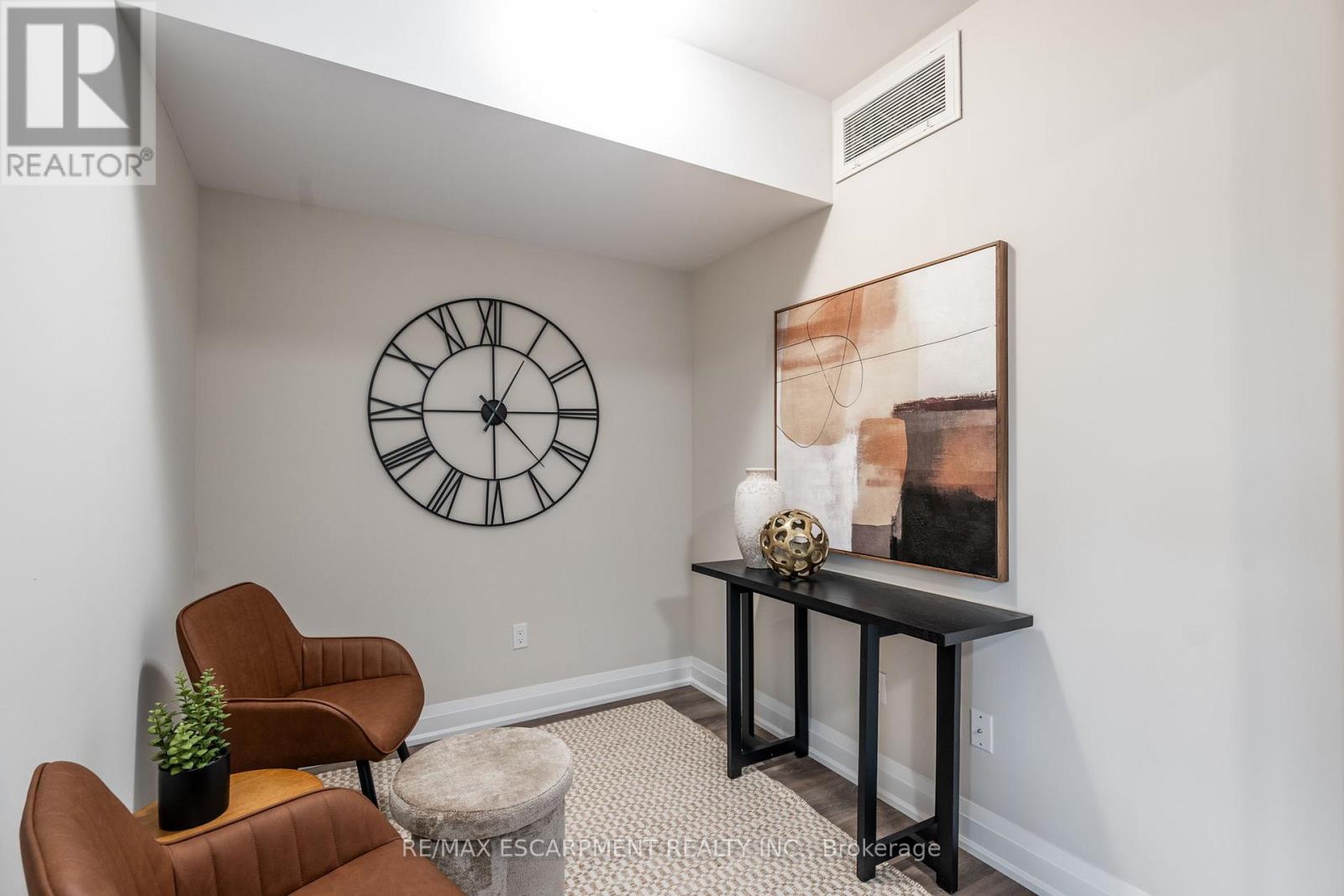Photo 16 of 307 118 Summersides Boulevard, Pelham ON
