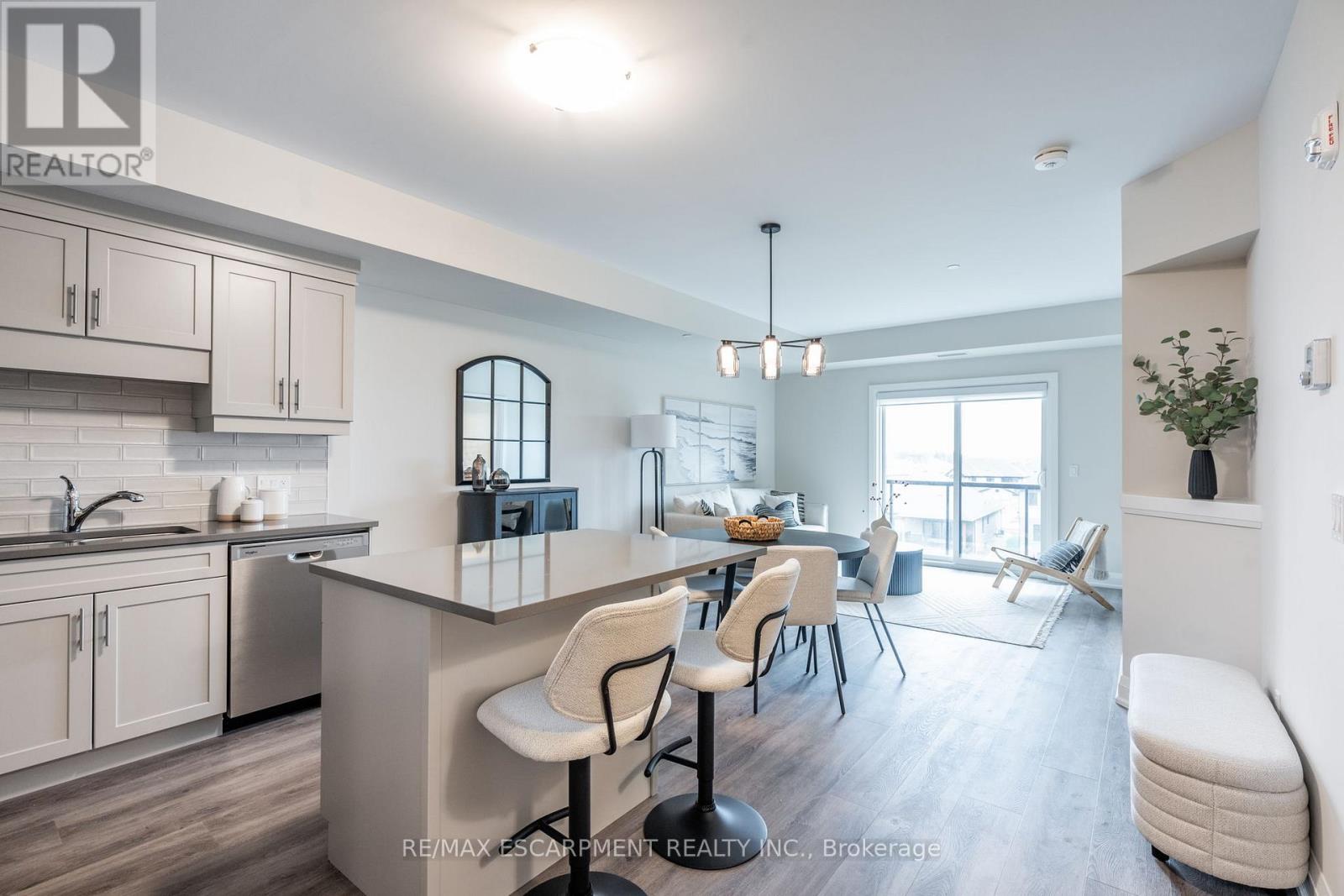 Photo 18 of 307 118 Summersides Boulevard, Pelham ON