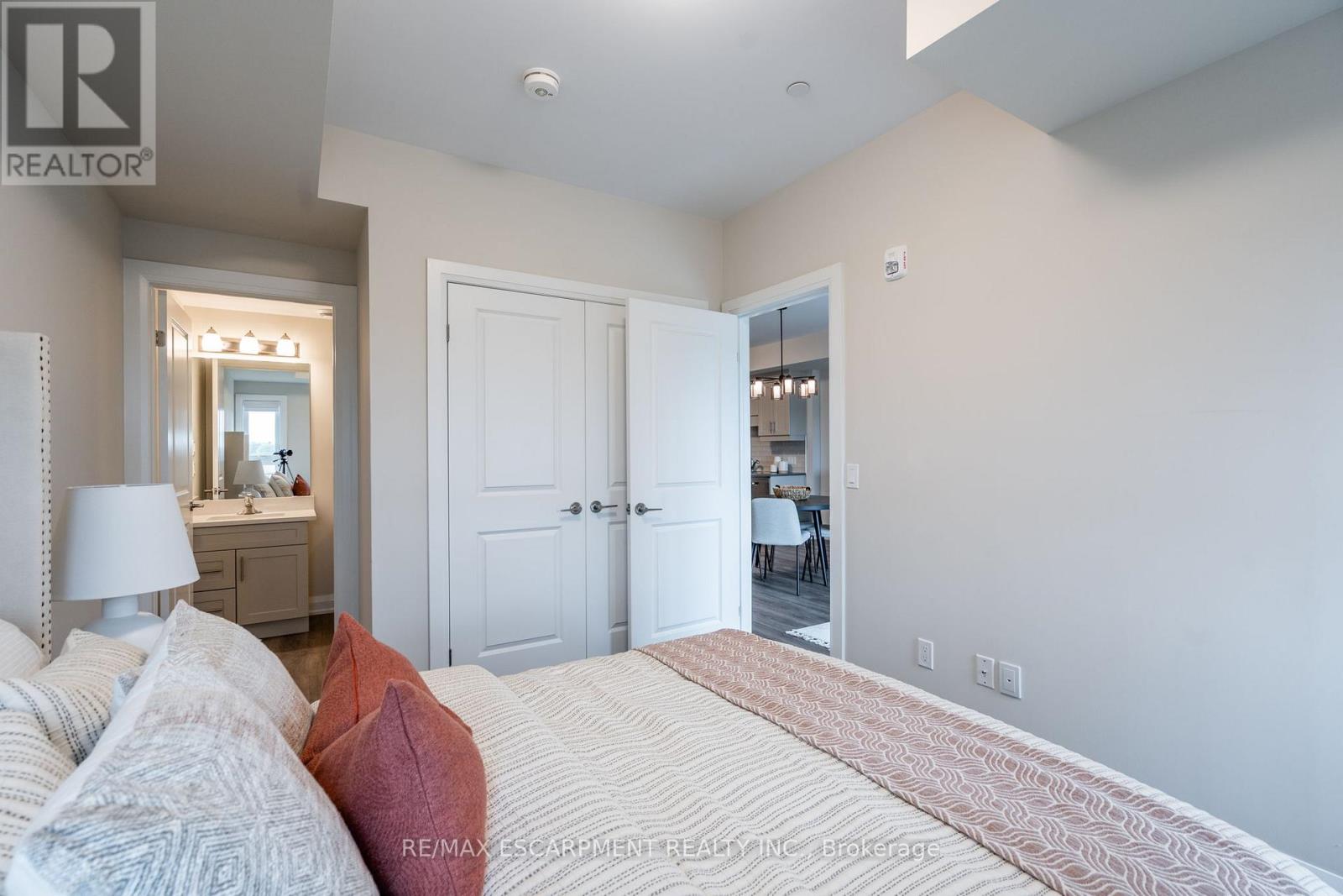 Photo 11 of 307 118 Summersides Boulevard, Pelham ON